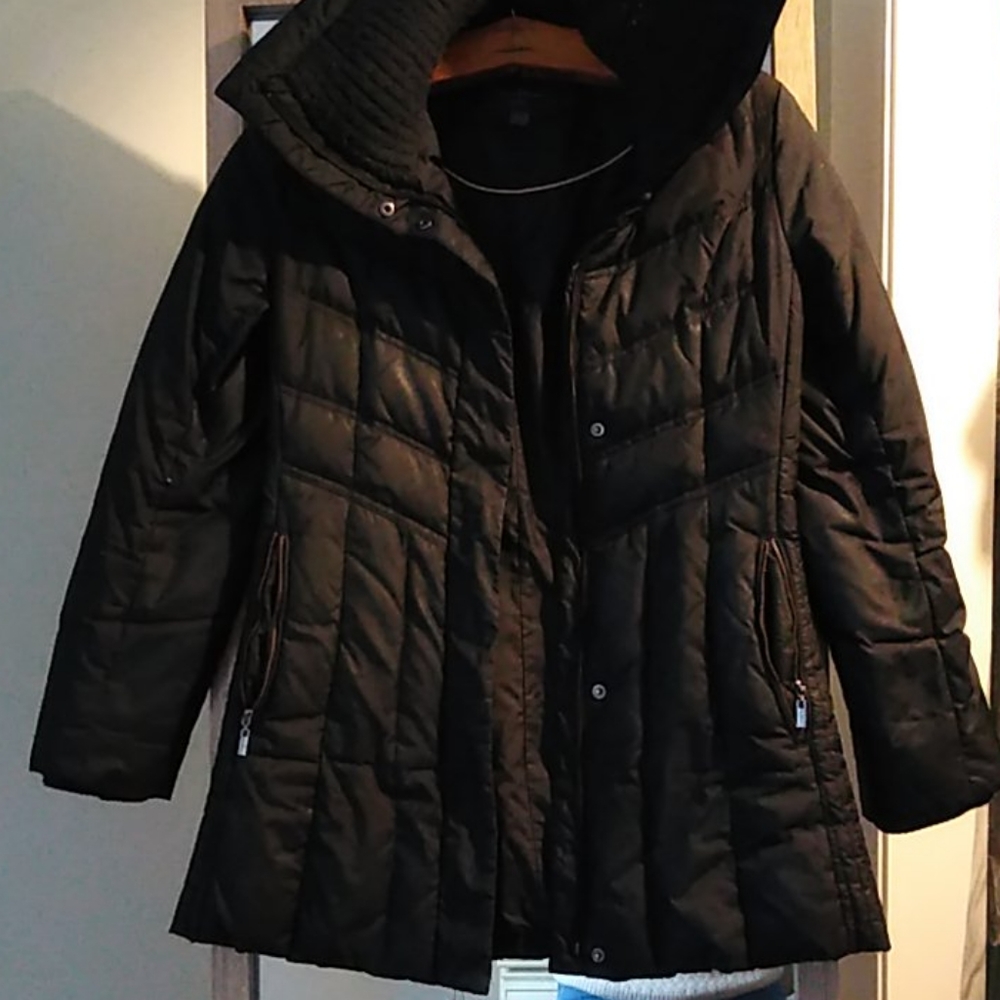 Beautiful classic black Cole Haan puffer